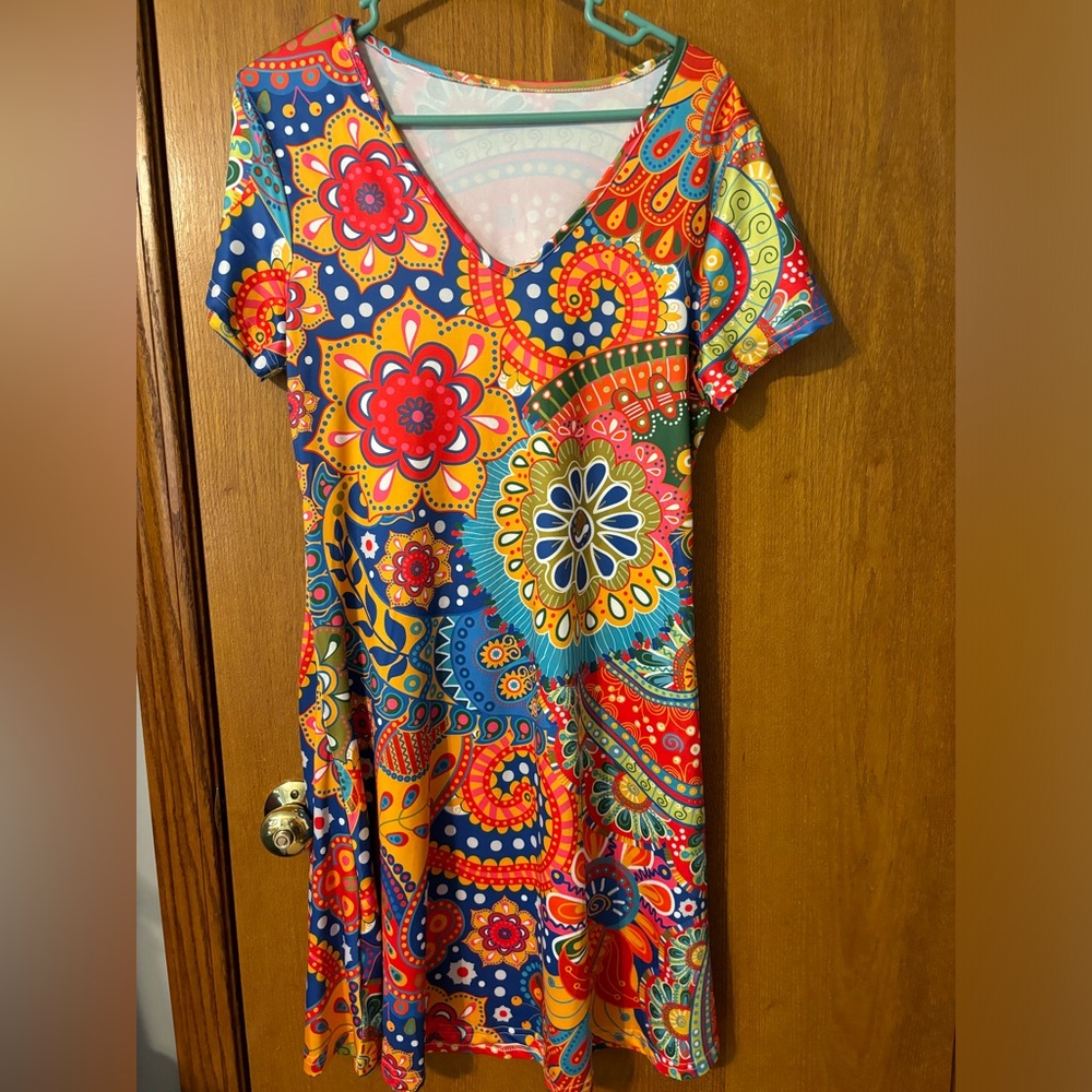 New Vibrant Floral Paisley Dress NWOT boutique brand‎ no tag